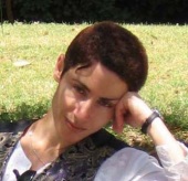 Каринэ Вячеславовна Арутюнова, художник, прозаик(лит. псевдоним - Мерче), родилась в Киеве, эмигрировала в Израиль в 1994 году.
С 2008 года живёт на две страны - Израиль, Украина.
В 2009 году опубликовала сборник новелл и рассказов "Ангел Гофман и другие" Арутюнова Каринэ Вячеславовна