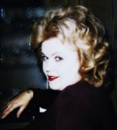 В юности сотрудничала с молодежной редакцией Волгоградского Комитета по радиовещанию и телевидению ,пробуя себя в журналистике. Посещала изостудию в Волгограде. С наслаждением изучала музейные живописные работы , часами копалась в художественных альбомах . Большое количество книг по технике рисунка и живописи и божественные работы Мастеров были моими преподавателями.
Прагматичная жизнь заставила принять неожиданное решение- закончить Волгоградский политехнический университет и стать конструктором. Затем работа научного сотрудника, математика-разработчика прикладных программ. К сожалению, основная профессия не оставляла времени на организацию выставок.
Но по жизни я всегда иду с карандашом, кистью и красками.
Мой круг -друзья, знакомые и незнакомые, частные лица, профессионалы -те, кому нравятся мои работы. Они - мои зрители, мои заказчики , мои вдохновители и критики. Делаю на заказ работы, вписывающиеся в интерьер дома, в самых разных техниках и стилях , тщательно обсуждая нюансы и детали будущего проекта. Работы теперь в США , Австрии, Испании ,Португалии, в Новосибирске ,Москве, Волгограде ,Украине,Таджикистане... Я всегда рада всем, кто захочет иметь мои работы, уже представленные в галерее, и особенно рада будущим проектам . Всех приглашаю на страничку одного из сайтов http://arts.in.ua/artists/Milena/. Шевченко Людмила Викторовна