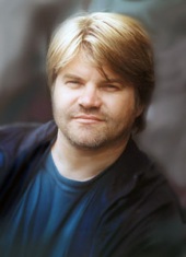 Крамской Фёдор Иванович ( настоящая фамилия - Чеботарь, под псевдонимом Крамской работает с 2004 года, взяв в качестве творческого псевдонима фамилию жены).
родился 19 июля 1962 года в с.Тырново Молдавской УССР, в 1998 году окончил факультет Изобразительного искусства и дизайна Кишинёвского Государственного Педагогического Университет им. Иона Крянгэ. Два года работал преподавателем изобразительного искусства вначале в художественной школе, а потом в институте.
После стал «свободным художником»
С 1986 года живет и работает в Москве.
Фёдор работаю в жанре - шарж, карикатура, иллюстрации, портрет. В творческих работах отдает предпочтение графике в стиле сюрреализм. Крамской Фёдор Иванович